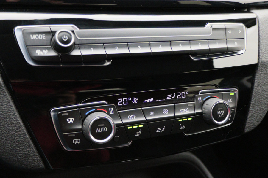 BMW X1 xDrive25i High Executive Edition Alcantara, LED, Navigatie, Sportstoelen, Keyless, Trekhaak, PDC