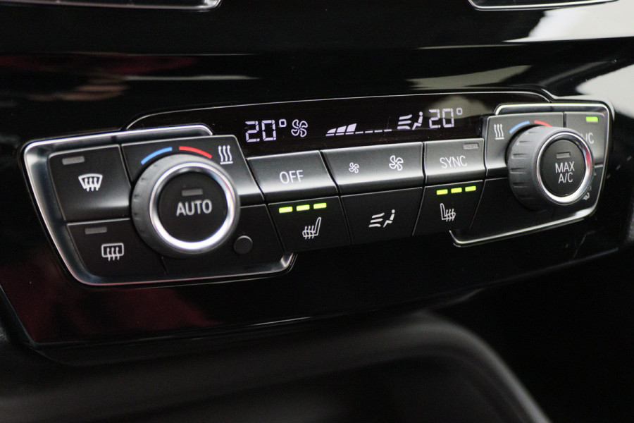 BMW X1 xDrive25i High Executive Edition Alcantara, LED, Navigatie, Sportstoelen, Keyless, Trekhaak, PDC