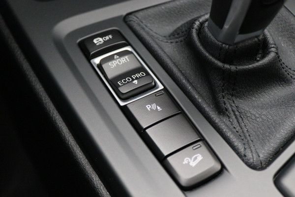 BMW X1 xDrive25i High Executive Edition Alcantara, LED, Navigatie, Sportstoelen, Keyless, Trekhaak, PDC