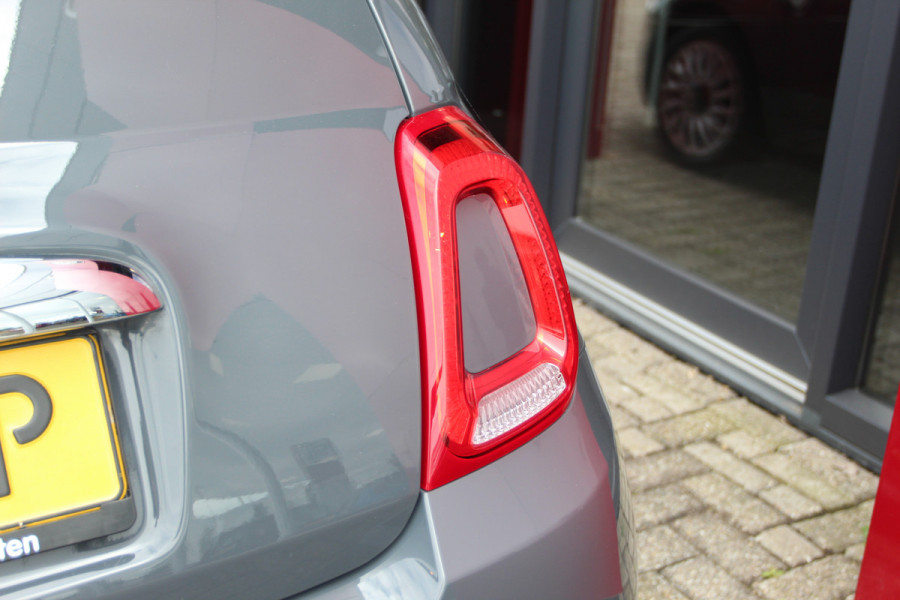 Fiat 500 1.2 Lounge Automaat! | Cruise Control | All-season Banden | Apple/Android CarPlay