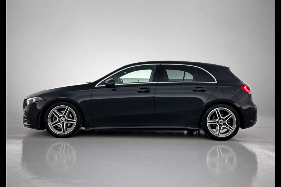 Mercedes-Benz A-Klasse 160 Business Solution AMG | 5 spaaks lichtmetalen velgen | Navigatie | Parking support | Inclusief 24 maanden Mercedes-Benz Certified garantie voor Europa. / Auto Show Tilburg