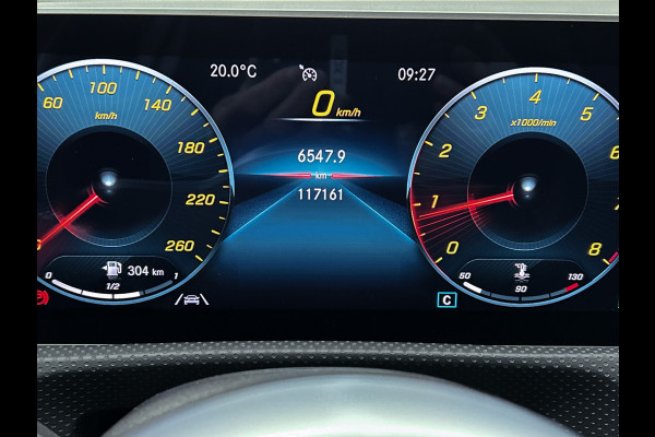 Mercedes-Benz A-Klasse 160 Business Solution AMG | 5 spaaks lichtmetalen velgen | Navigatie | Parking support | Inclusief 24 maanden Mercedes-Benz Certified garantie voor Europa. / Auto Show Tilburg