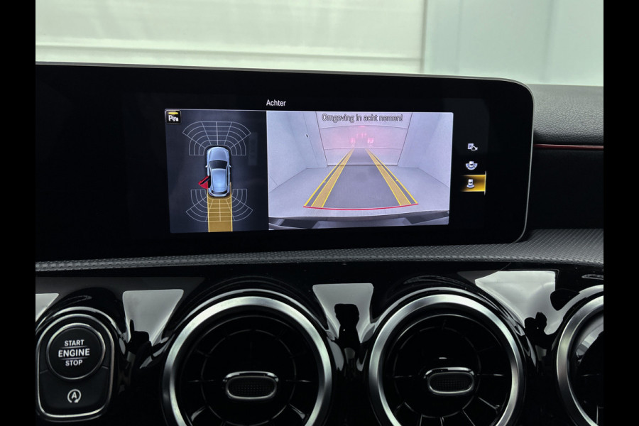 Mercedes-Benz A-Klasse 160 Business Solution AMG | 5 spaaks lichtmetalen velgen | Navigatie | Parking support | Inclusief 24 maanden Mercedes-Benz Certified garantie voor Europa. / Auto Show Tilburg