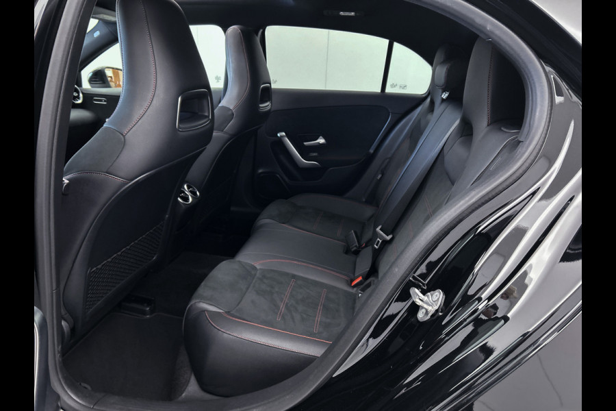 Mercedes-Benz A-Klasse 160 Business Solution AMG | 5 spaaks lichtmetalen velgen | Navigatie | Parking support | Inclusief 24 maanden Mercedes-Benz Certified garantie voor Europa. / Auto Show Tilburg