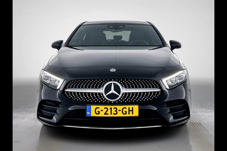 Mercedes-Benz A-Klasse 160 Business Solution AMG | 5 spaaks lichtmetalen velgen | Navigatie | Parking support | Inclusief 24 maanden Mercedes-Benz Certified garantie voor Europa. / Auto Show Tilburg
