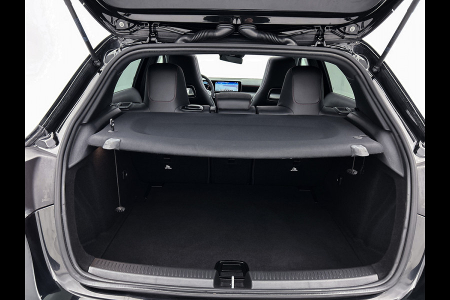 Mercedes-Benz A-Klasse 160 Business Solution AMG | 5 spaaks lichtmetalen velgen | Navigatie | Parking support | Inclusief 24 maanden Mercedes-Benz Certified garantie voor Europa. / Auto Show Tilburg