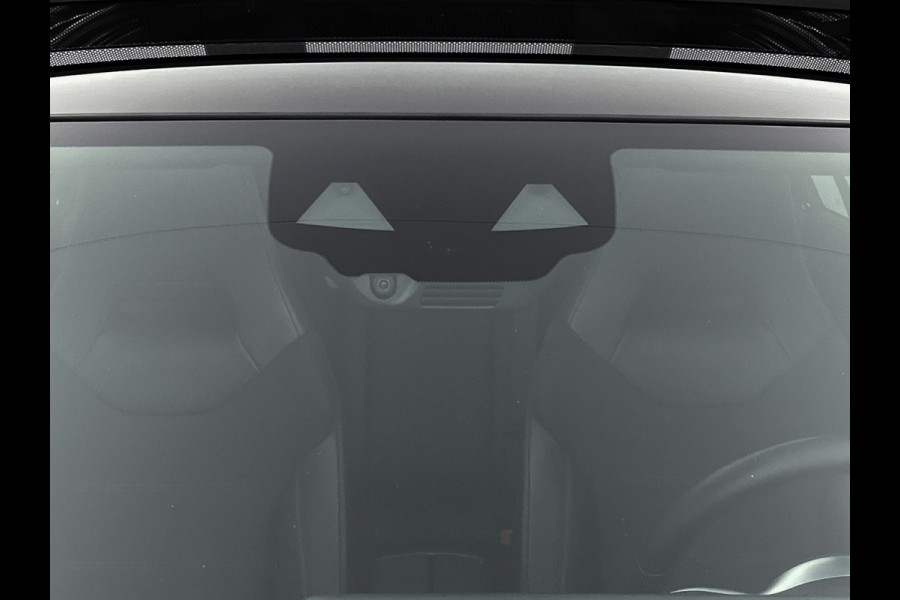 Mercedes-Benz A-Klasse 160 Business Solution AMG | 5 spaaks lichtmetalen velgen | Navigatie | Parking support | Inclusief 24 maanden Mercedes-Benz Certified garantie voor Europa. / Auto Show Tilburg
