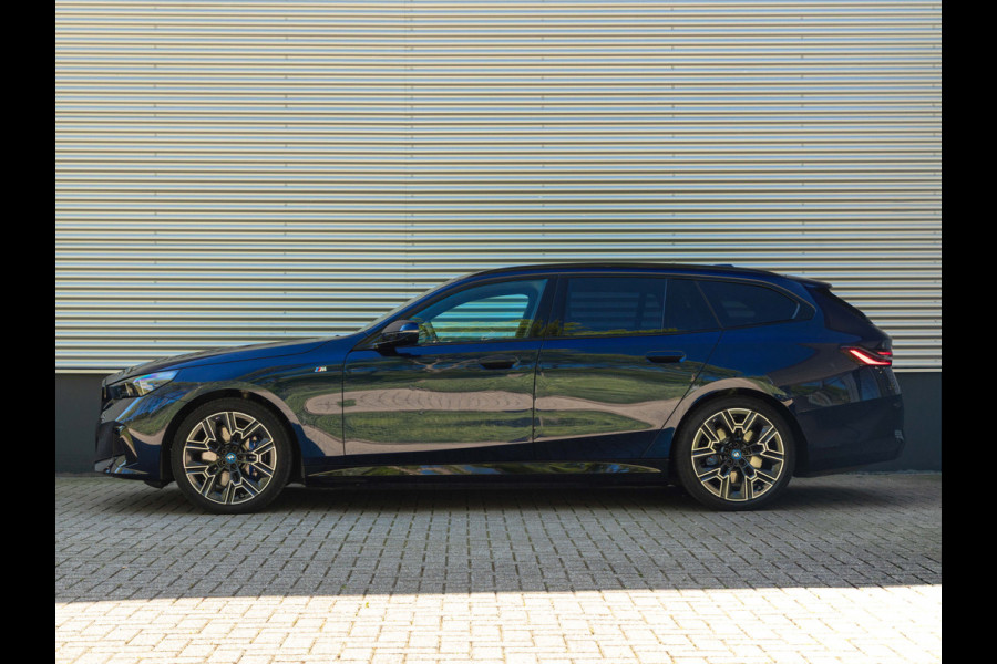BMW i5 Touring eDrive40 M-Sport Pro - Pano - Onderstel Prof - Driving Ass Prof - Harman Kardon
