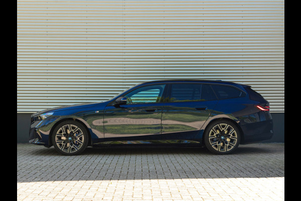 BMW i5 Touring eDrive40 M-Sport Pro - Pano - Onderstel Prof - Driving Ass Prof - Harman Kardon