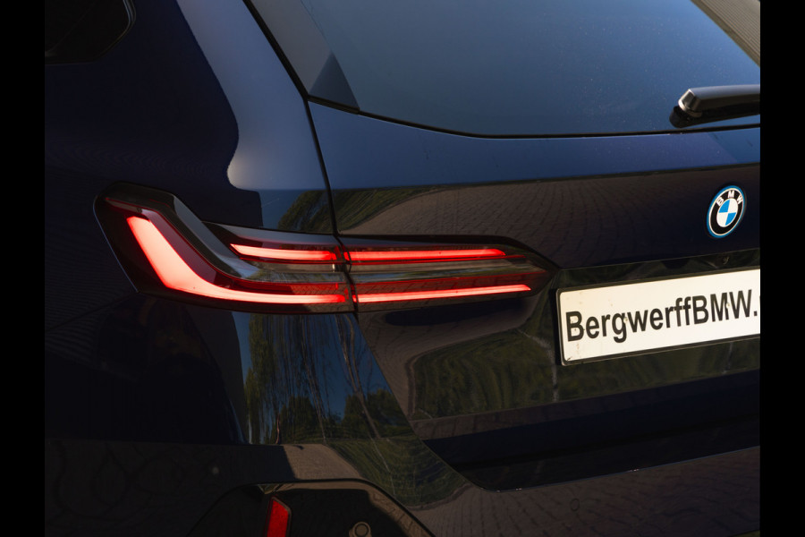BMW i5 Touring eDrive40 M-Sport Pro - Pano - Onderstel Prof - Driving Ass Prof - Harman Kardon