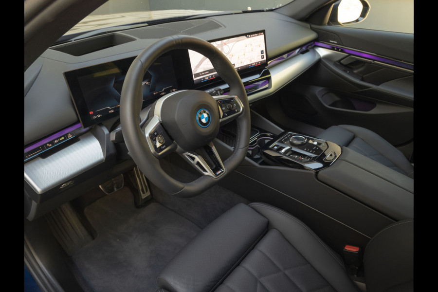 BMW i5 Touring eDrive40 M-Sport Pro - Pano - Onderstel Prof - Driving Ass Prof - Harman Kardon