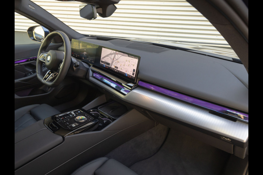 BMW i5 Touring eDrive40 M-Sport Pro - Pano - Onderstel Prof - Driving Ass Prof - Harman Kardon