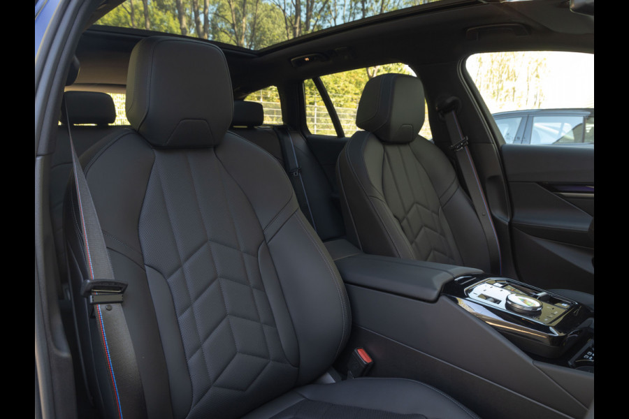 BMW i5 Touring eDrive40 M-Sport Pro - Pano - Onderstel Prof - Driving Ass Prof - Harman Kardon