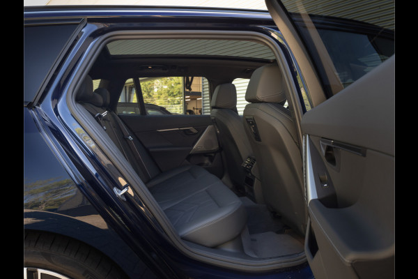 BMW i5 Touring eDrive40 M-Sport Pro - Pano - Onderstel Prof - Driving Ass Prof - Harman Kardon