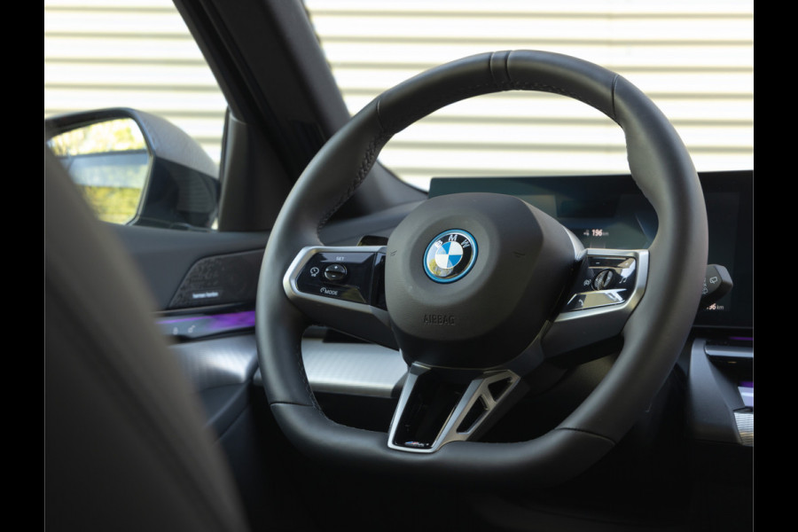 BMW i5 Touring eDrive40 M-Sport Pro - Pano - Onderstel Prof - Driving Ass Prof - Harman Kardon