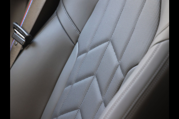 BMW i5 Touring eDrive40 M-Sport Pro - Pano - Onderstel Prof - Driving Ass Prof - Harman Kardon