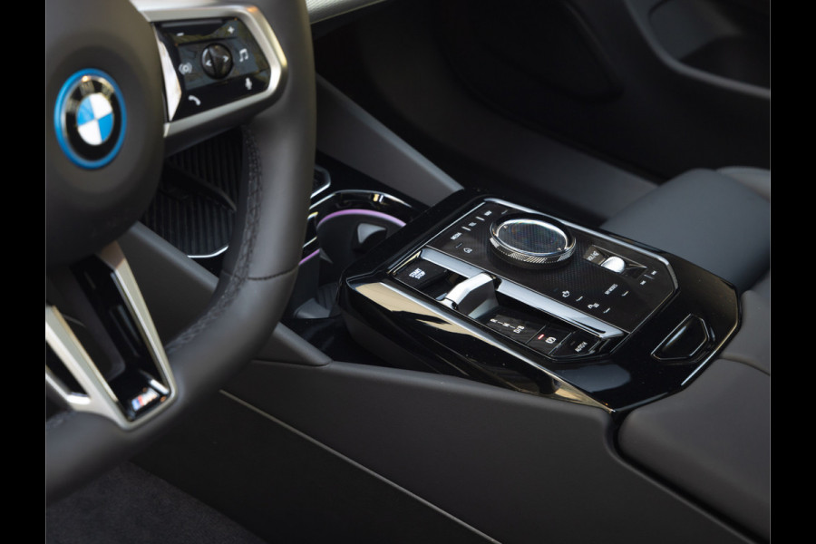 BMW i5 Touring eDrive40 M-Sport Pro - Pano - Onderstel Prof - Driving Ass Prof - Harman Kardon