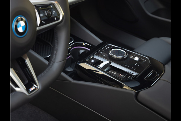 BMW i5 Touring eDrive40 M-Sport Pro - Pano - Onderstel Prof - Driving Ass Prof - Harman Kardon