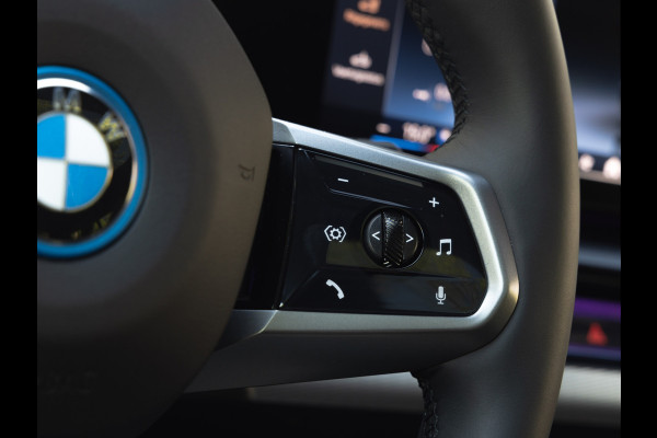 BMW i5 Touring eDrive40 M-Sport Pro - Pano - Onderstel Prof - Driving Ass Prof - Harman Kardon