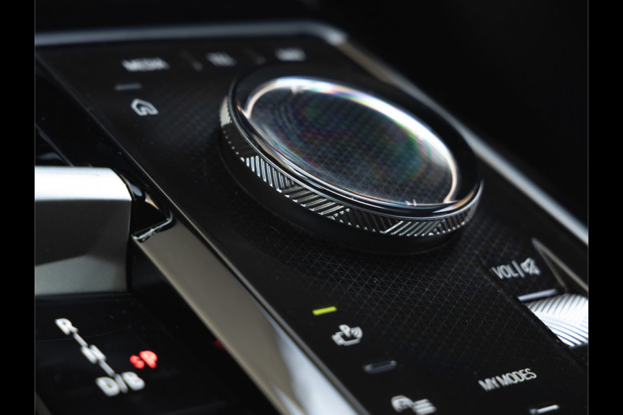 BMW i5 Touring eDrive40 M-Sport Pro - Pano - Onderstel Prof - Driving Ass Prof - Harman Kardon