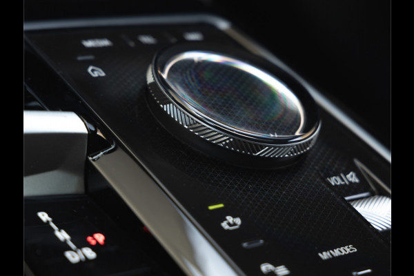 BMW i5 Touring eDrive40 M-Sport Pro - Pano - Onderstel Prof - Driving Ass Prof - Harman Kardon