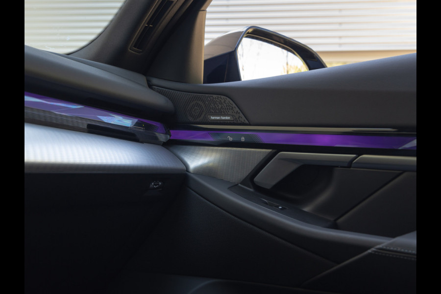 BMW i5 Touring eDrive40 M-Sport Pro - Pano - Onderstel Prof - Driving Ass Prof - Harman Kardon