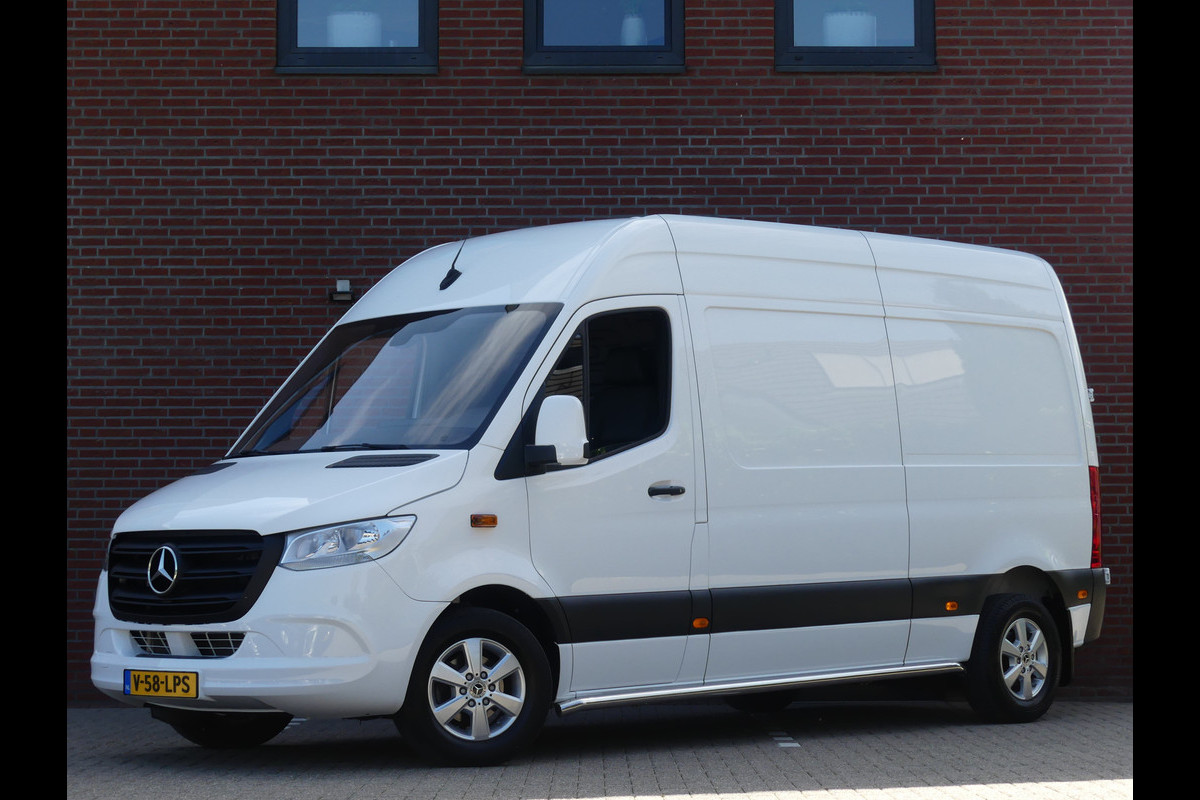 Mercedes-Benz Sprinter 315 CDI L2H2 Leer/Trekhaak/Camera/Cruise control Mercedes-Benz Sprinter 315 CDI L2H2 Leer/Trekhaak/Camera/Cruise control