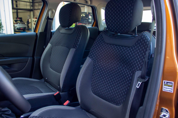 Renault Captur 1.2 TCe Intens|Prijs rijklaar incl. 12 mnd garantie| Bluetooth Navi LMV Camera PDC