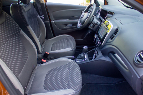 Renault Captur 1.2 TCe Intens|Prijs rijklaar incl. 12 mnd garantie| Bluetooth Navi LMV Camera PDC