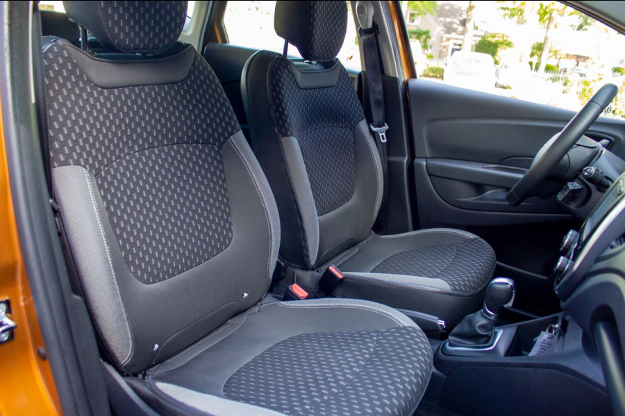 Renault Captur 1.2 TCe Intens|Prijs rijklaar incl. 12 mnd garantie| Bluetooth Navi LMV Camera PDC