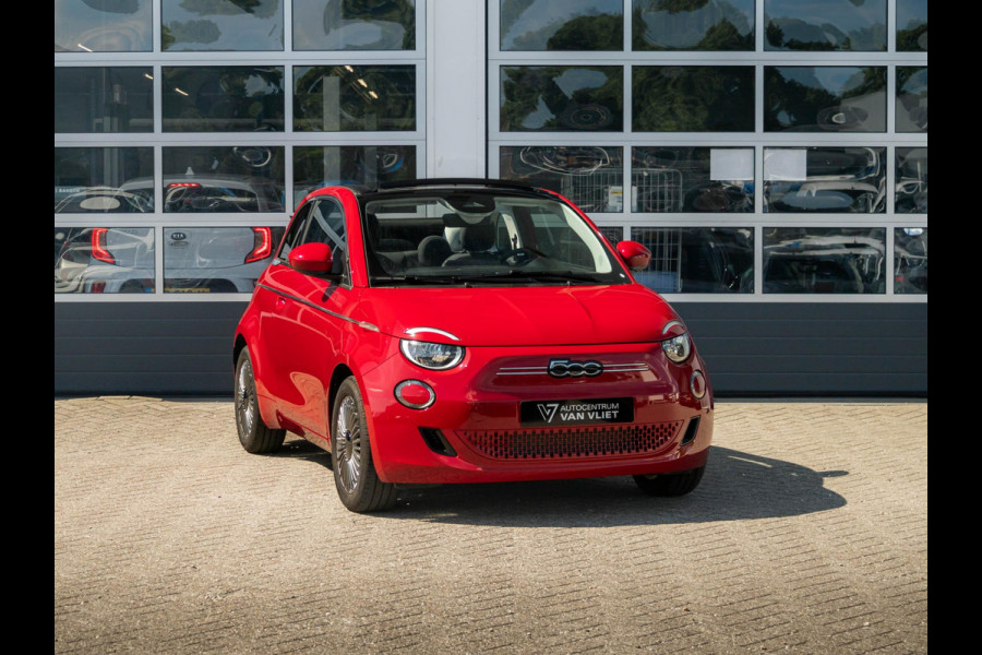 Fiat 500E 42 kWh Cabrio | Clima | Camera | Carplay | Cruise | Uit voorraad leverbaar