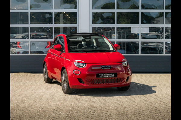 Fiat 500E 42 kWh Cabrio | Clima | Camera | Carplay | Cruise | Uit voorraad leverbaar