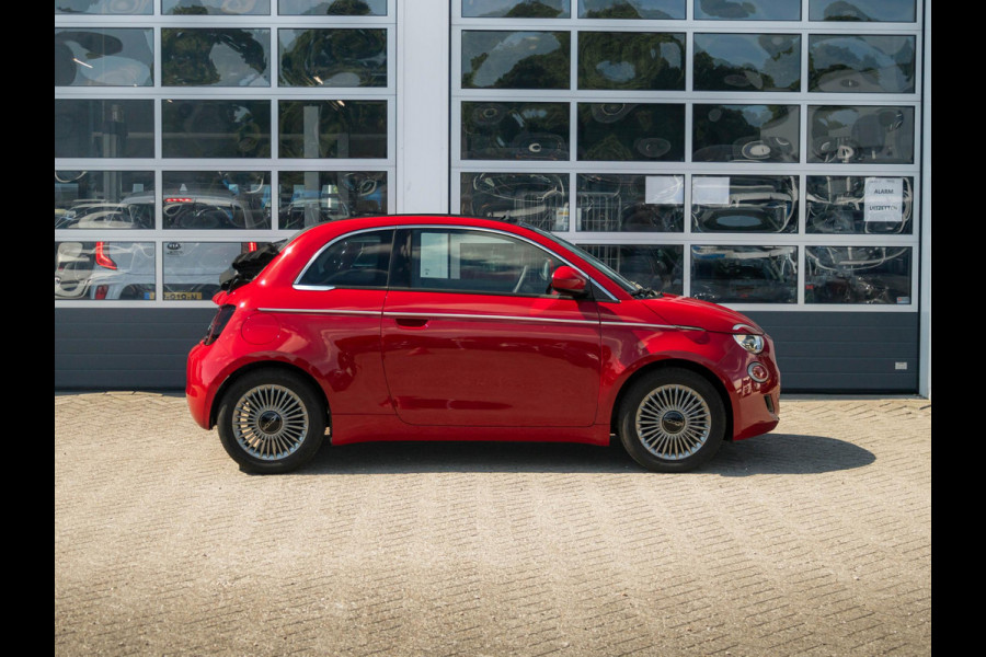 Fiat 500E 42 kWh Cabrio | Clima | Camera | Carplay | Cruise | Uit voorraad leverbaar