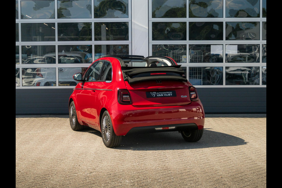 Fiat 500E 42 kWh Cabrio | Clima | Camera | Carplay | Cruise | Uit voorraad leverbaar