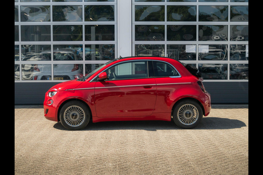 Fiat 500E 42 kWh Cabrio | Clima | Camera | Carplay | Cruise | Uit voorraad leverbaar
