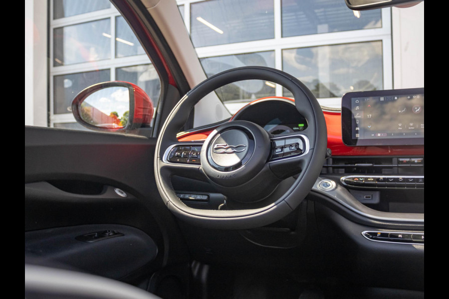 Fiat 500E 42 kWh Cabrio | Clima | Camera | Carplay | Cruise | Uit voorraad leverbaar