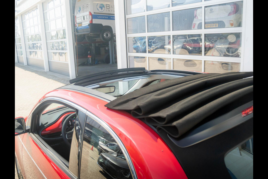 Fiat 500E 42 kWh Cabrio | Clima | Camera | Carplay | Cruise | Uit voorraad leverbaar