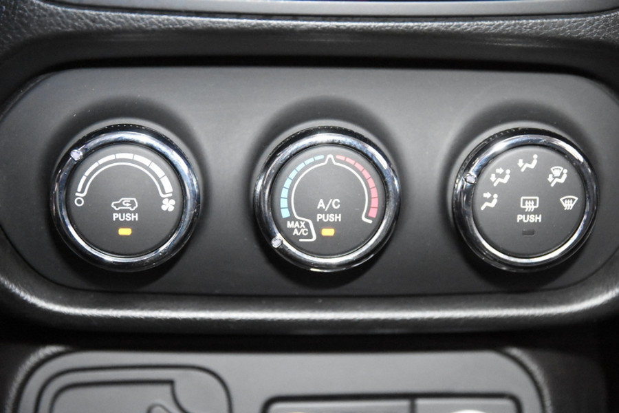 Jeep Renegade 1.6 E-Torq Longitude *1ste Eigenaar*Navigatie*DAB*PDC*