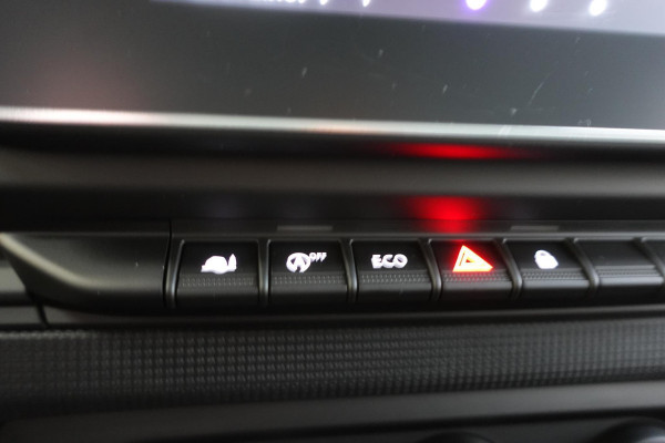 Renault Trafic 2.0 150PK T30 L2H1 BPM VRIJ! BPM VRIJ! Airco Bluetooth Camera Cruise PDC Trekhaak