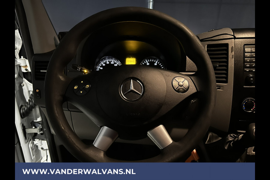 Mercedes-Benz Sprinter 316 CDI 164pk L2H2 Euro6 Airco | 2800kg Trekhaak | Omvormer | Cruisecontrol parkeersensoren, chauffeursstoel