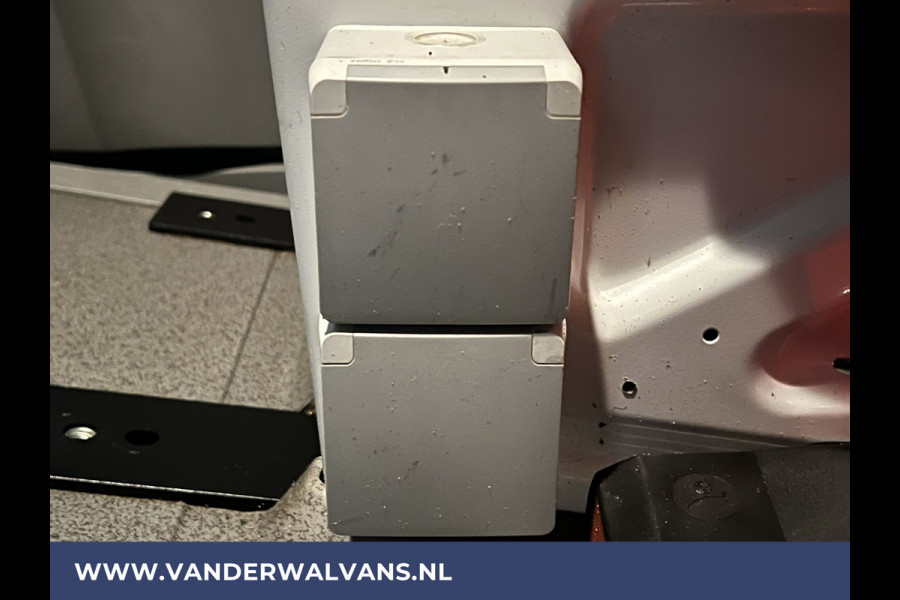 Mercedes-Benz Sprinter 316 CDI 164pk L2H2 Euro6 Airco | 2800kg Trekhaak | Omvormer | Cruisecontrol parkeersensoren, chauffeursstoel