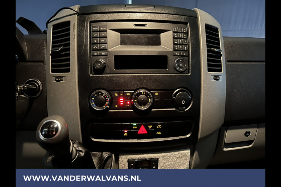 Mercedes-Benz Sprinter 316 CDI 164pk L2H2 Euro6 Airco | 2800kg Trekhaak | Omvormer | Cruisecontrol parkeersensoren, chauffeursstoel