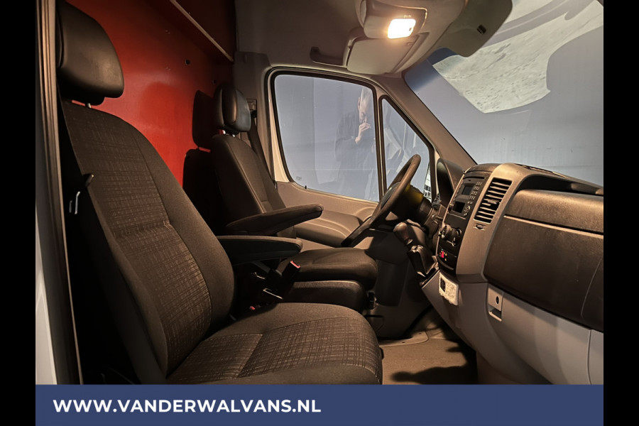 Mercedes-Benz Sprinter 316 CDI 164pk L2H2 Euro6 Airco | 2800kg Trekhaak | Omvormer | Cruisecontrol parkeersensoren, chauffeursstoel
