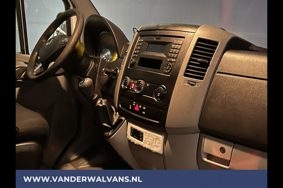 Mercedes-Benz Sprinter 316 CDI 164pk L2H2 Euro6 Airco | 2800kg Trekhaak | Omvormer | Cruisecontrol parkeersensoren, chauffeursstoel