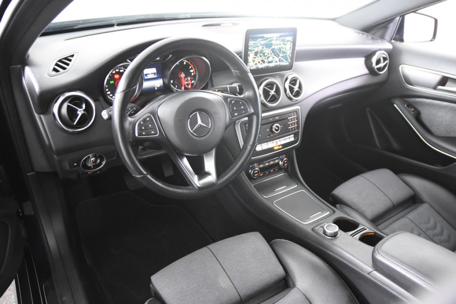 Mercedes-Benz GLA 180 *1ste Eigenaar*Navigatie*Leer*PDC*