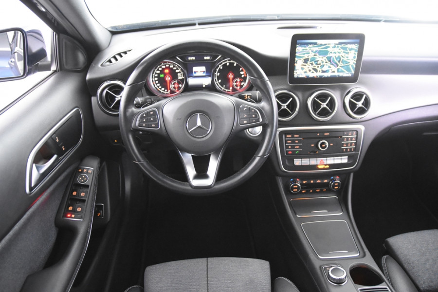 Mercedes-Benz GLA 180 *1ste Eigenaar*Navigatie*Leer*PDC*