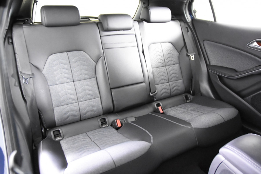 Mercedes-Benz GLA 180 *1ste Eigenaar*Navigatie*Leer*PDC*