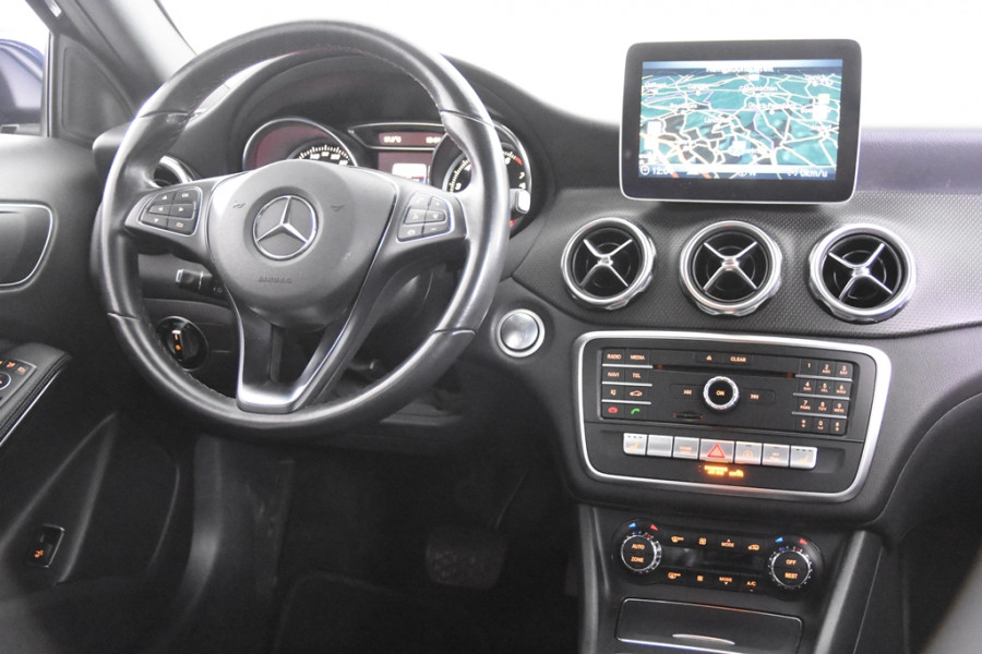 Mercedes-Benz GLA 180 *1ste Eigenaar*Navigatie*Leer*PDC*