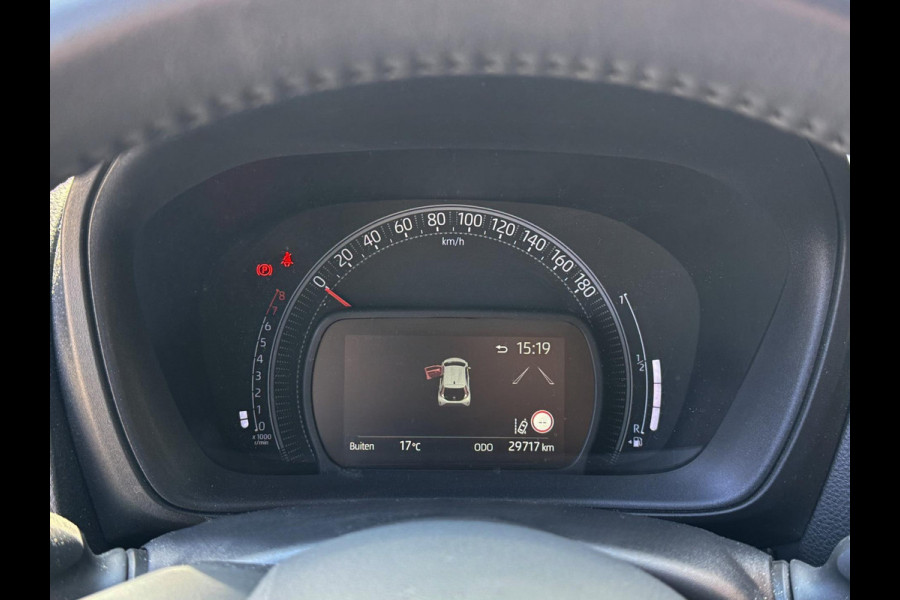 Toyota Aygo X 1.0 VVT-i MT Play Apple CarPlay/Navigatie I Airco I Sport velgen I Achteruitrij camera I 29.000KM Dealer onderhouden