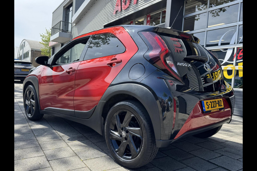 Toyota Aygo X 1.0 VVT-i MT Play Apple CarPlay/Navigatie I Airco I Sport velgen I Achteruitrij camera I 29.000KM Dealer onderhouden